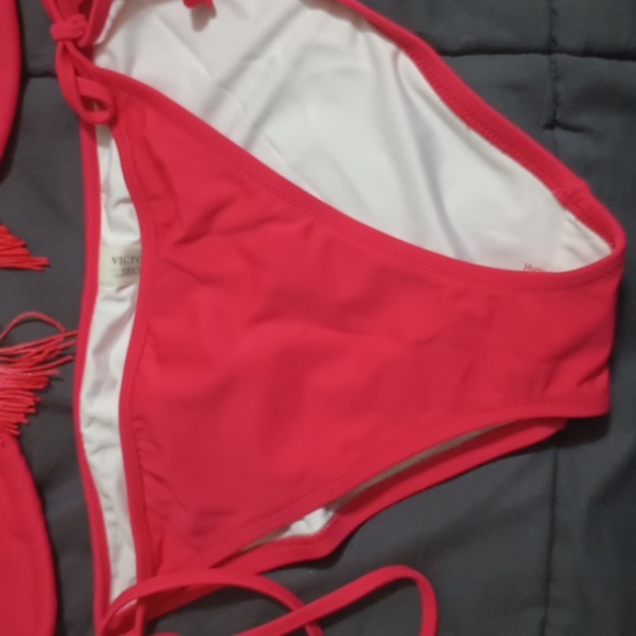 Victoria Secret NIP MD BS Fringe Tri Top String Bottom Strawberry 🍓 - Picture 4 of 10